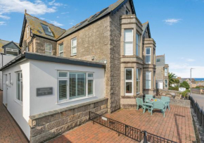 9 Lyonesse Apartments